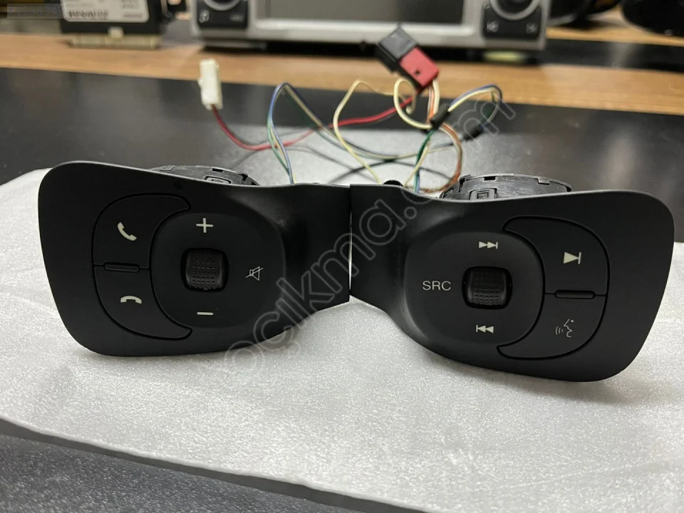 FİAT 500L DİREKSİYON DÜĞMESİ ORJİNAL 735589718