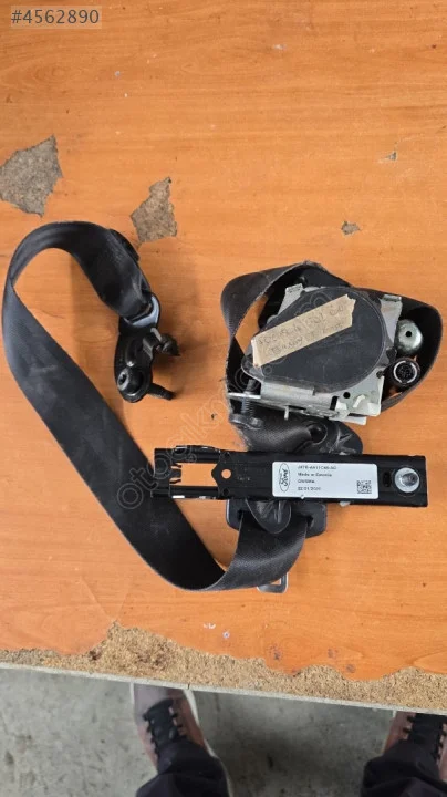 Focus 4 sol ön emniyet kemeri mekanizmasıyla  JX7BA611C46AC