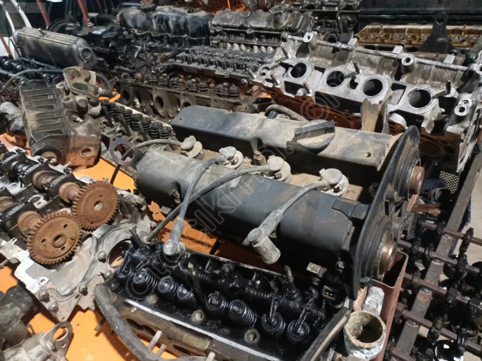 FORD FOCUS 1 1.6 SİLİNDİR KAPAĞI