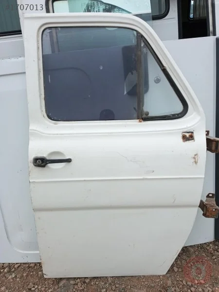 FORD TRANSİT SAĞ ÖN KAPI