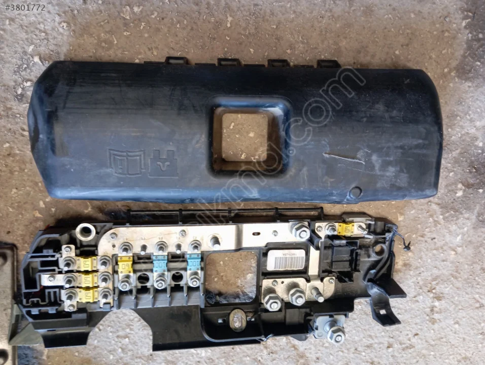 Ford transit V347.Sigorta kutusu 6C1T-14A067E